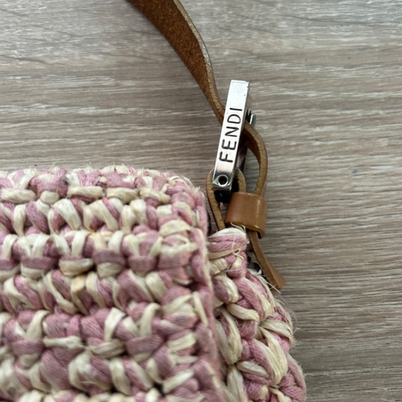 Fendi 2000’s Pink & Caramel Raffia Knit Baguette Bag - Picture 6 of 16